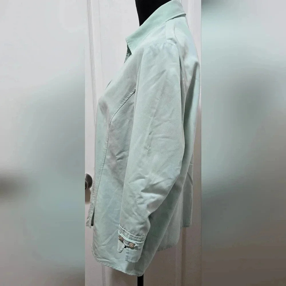 First Issue Green Button Down Top - Picture 3 of 5